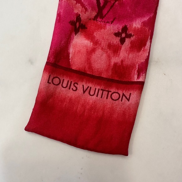 Louis Vuitton Silk Pink Bandeau Ikat Scarf Rose Indien - Picture 6 of 7